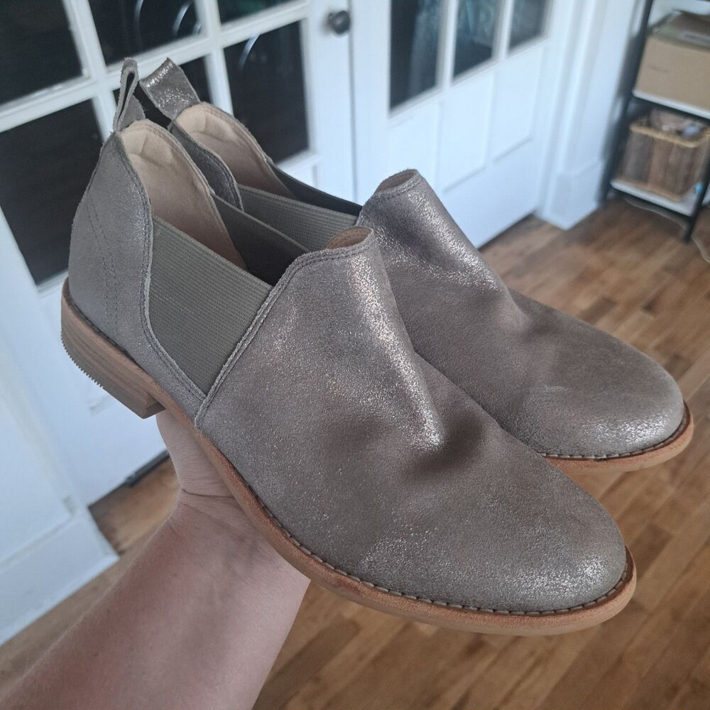 NEW Clarks Womens Edenvale Chelsea Metallic Silver Pewter Boots Size 10 Shoes
